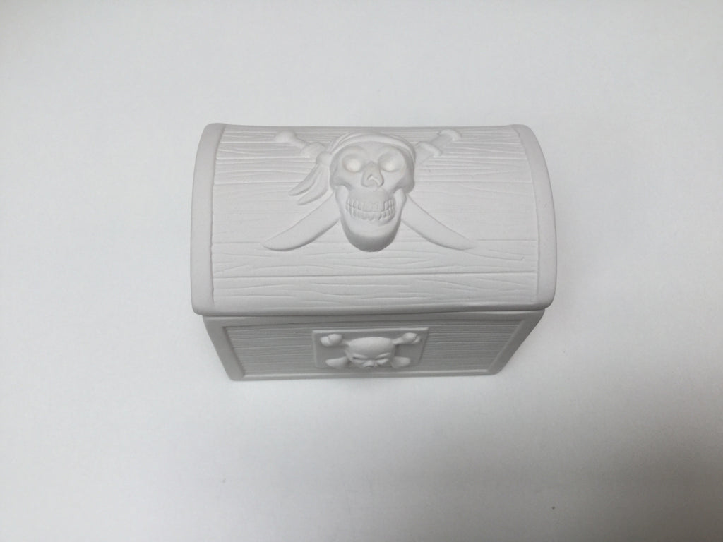 Treasure chest pirate skull